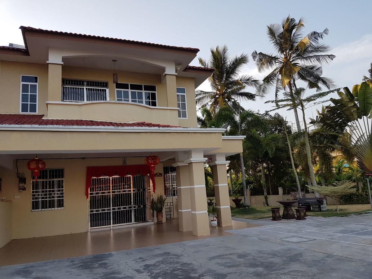 Big Garden Homestay Pantai Remis Exteriér fotografie